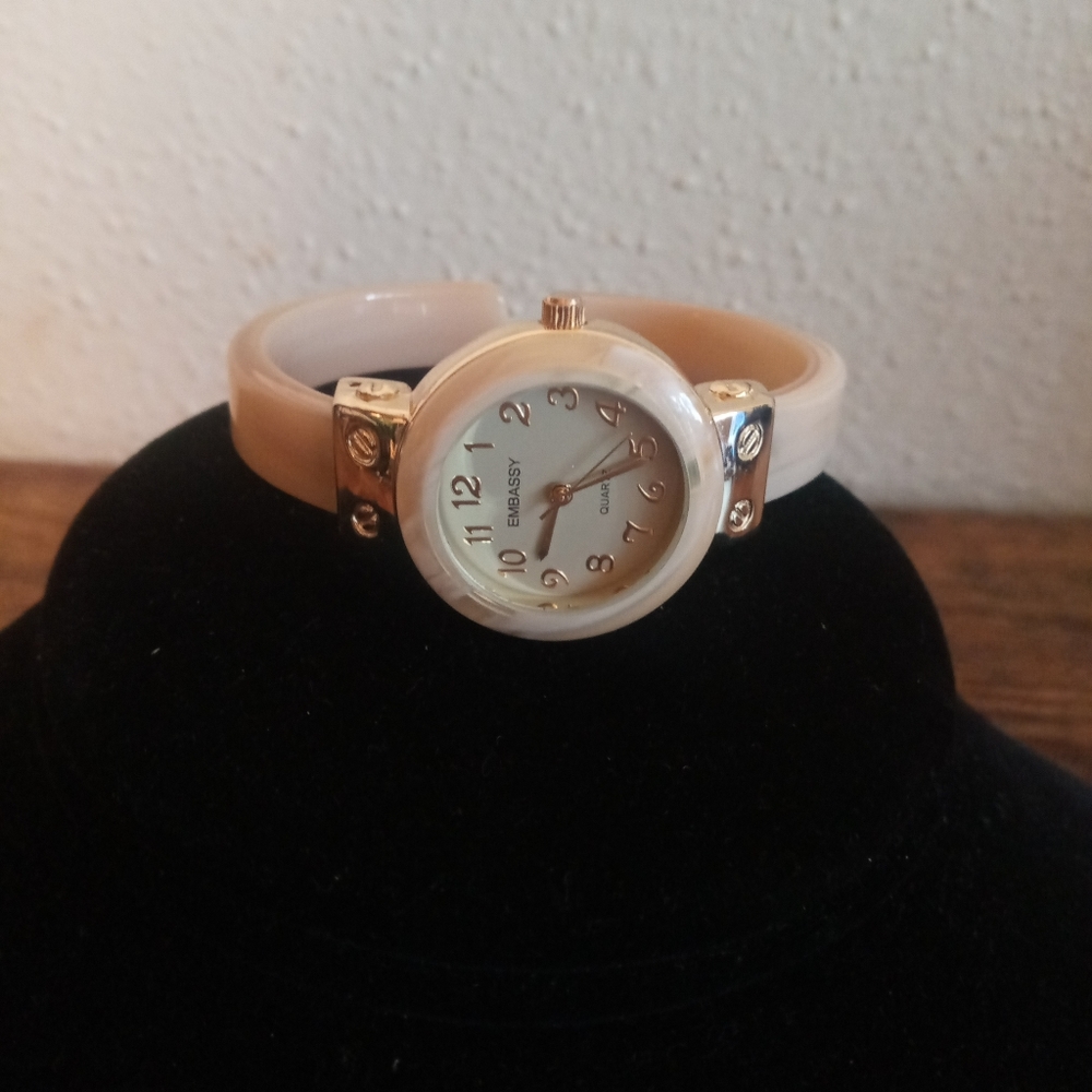 Embassy Cuff watch - Picture 2 of 5